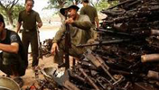 Film over wapenverbranding in Cambodja